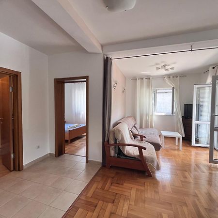 Apartment Belani, Own Parking Τίβατ Εξωτερικό φωτογραφία